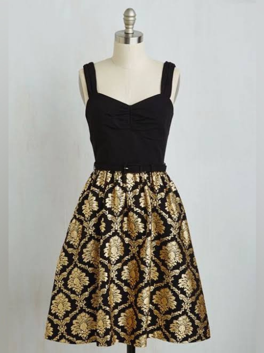 ModCloth Black and Gold Brocade Fit-and-Flare Dress size Large